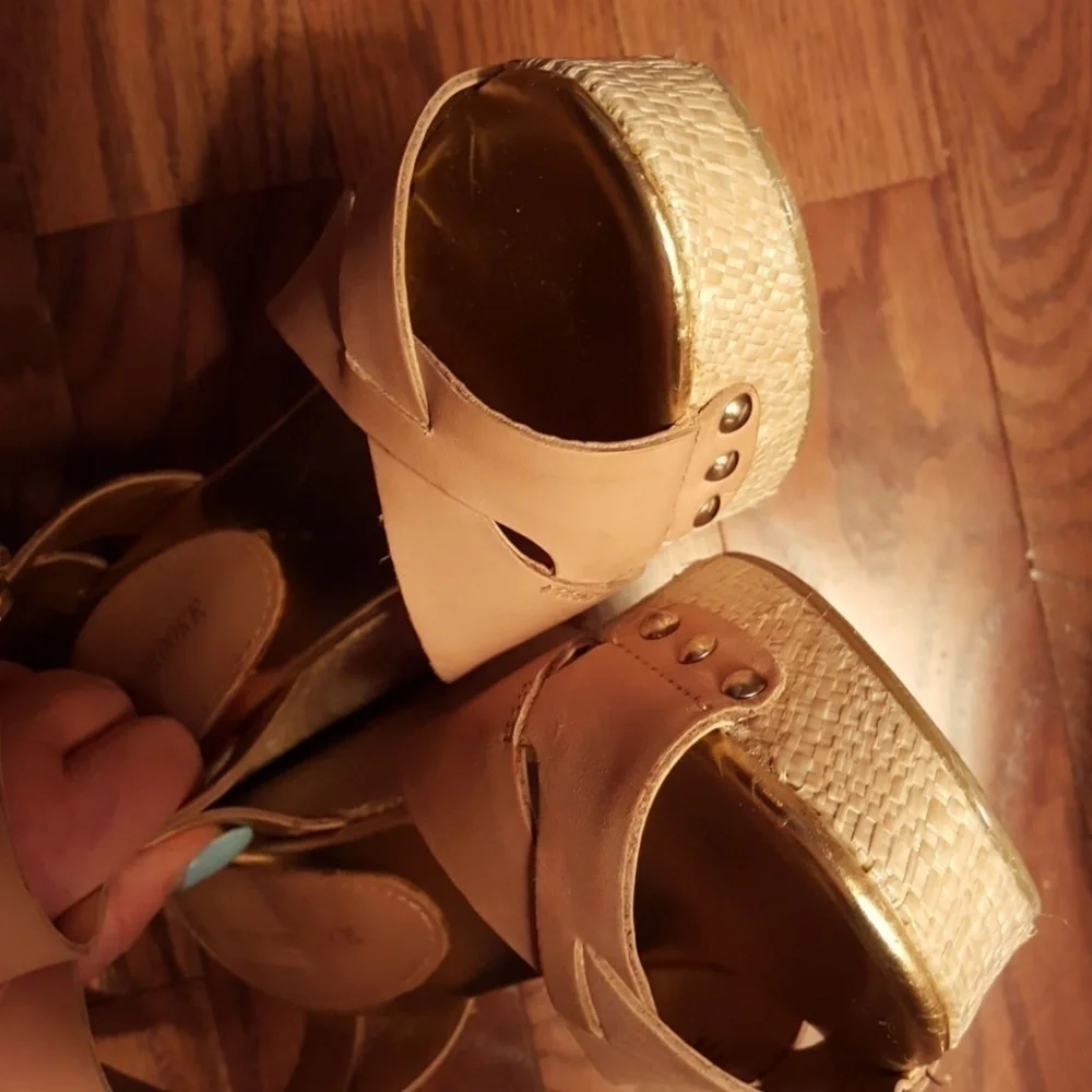 Audrey BROOKE abhallen espadrille platforms.